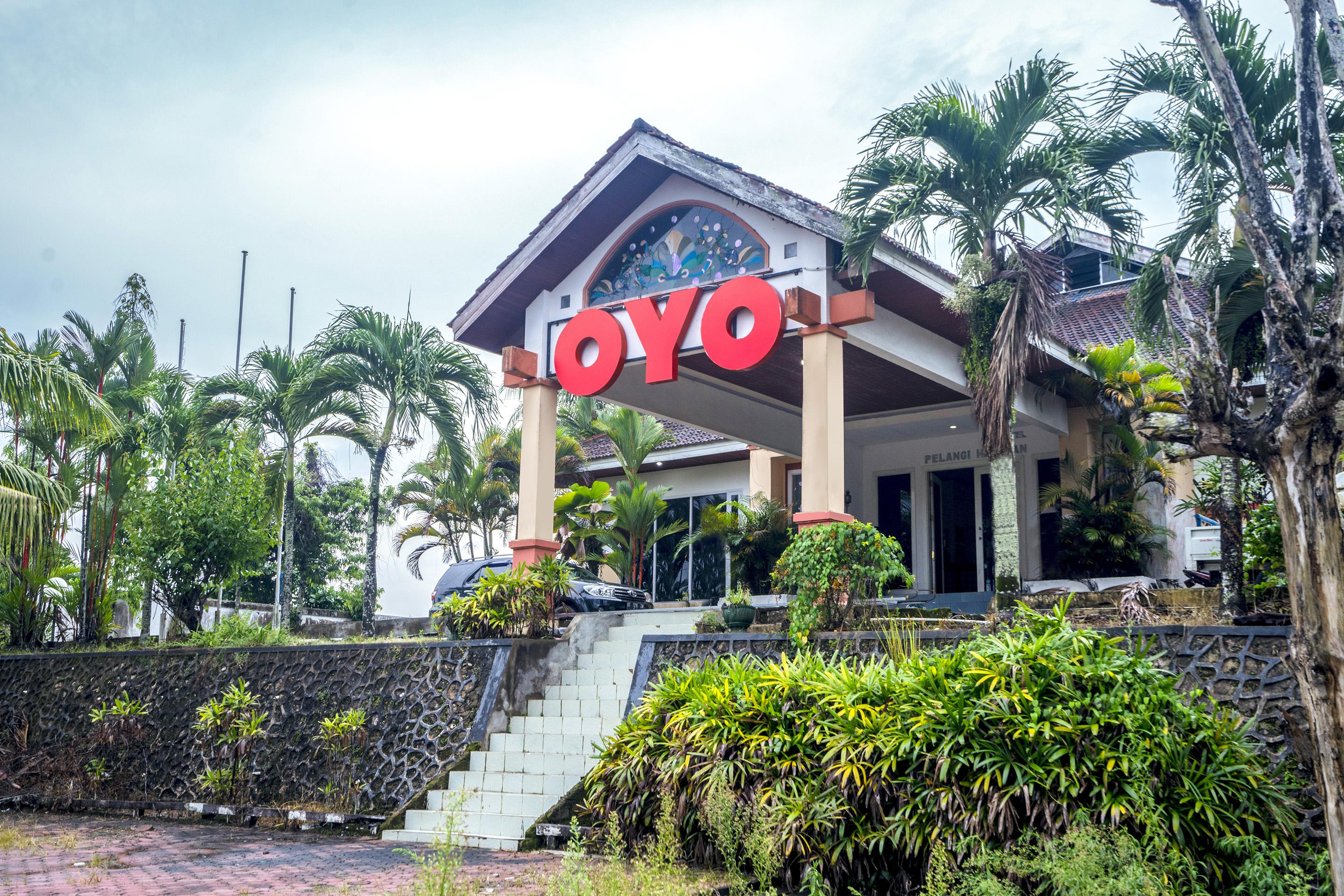 Oyo 1989 Hotel Pelangi Harapan Samarinda Luaran gambar